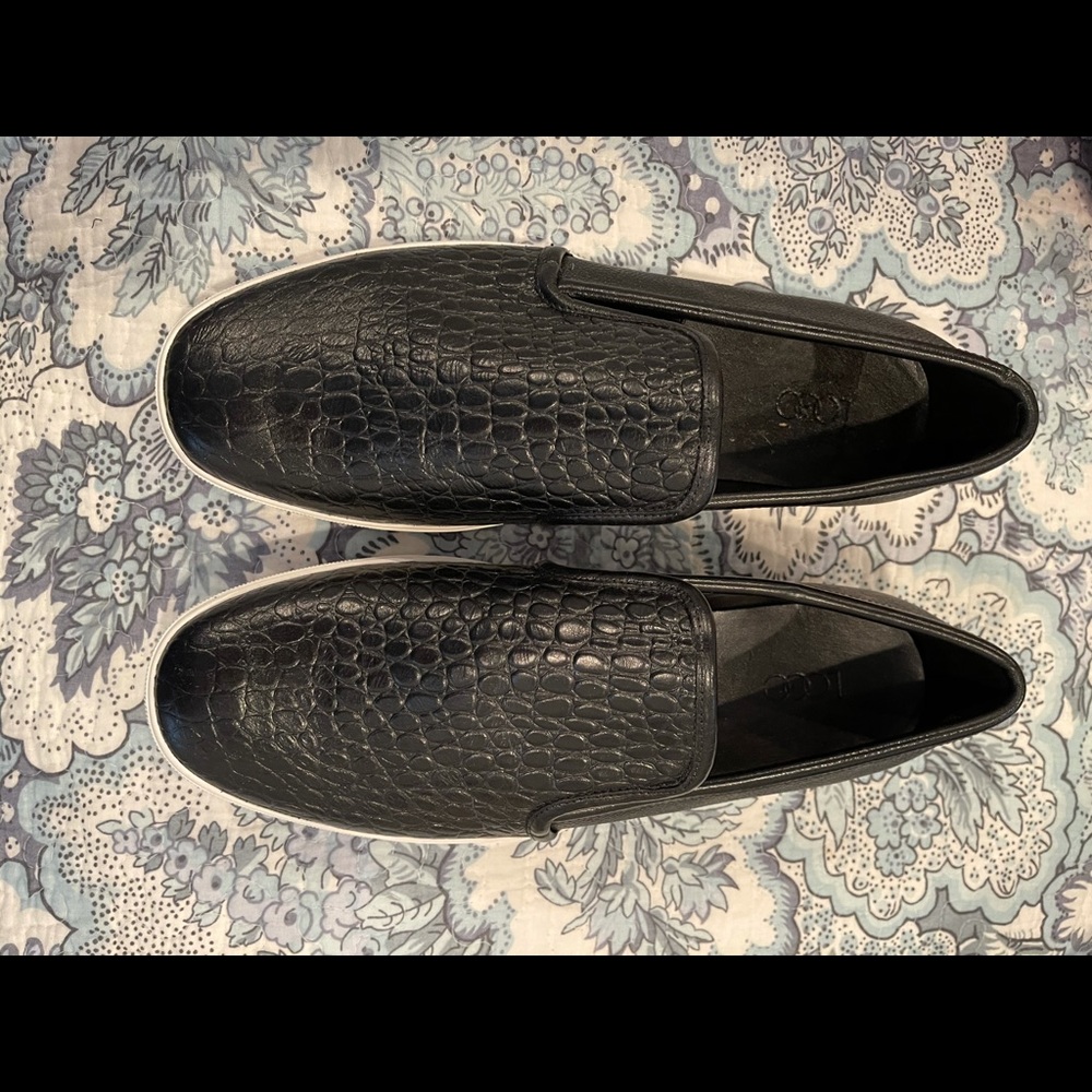 COPY - Lori Goldstein croc embossed black shoes size 10
